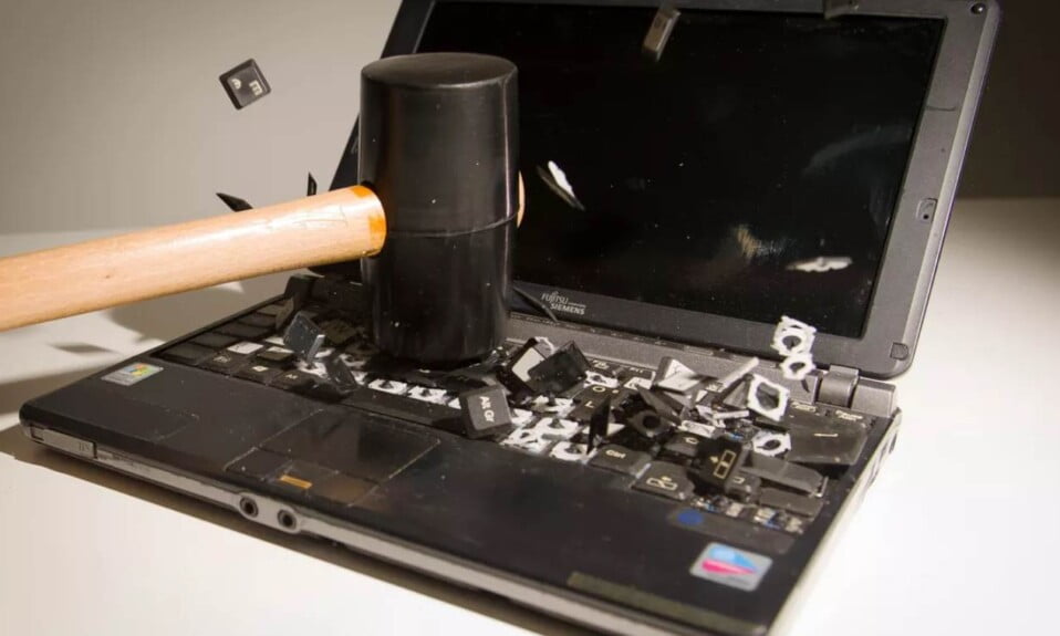 8 Bad Habits That Are Destroying Your PC